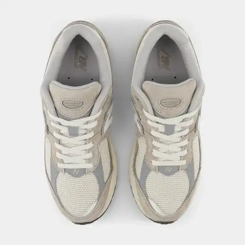 2002R Mens Running Shoes (Arid Stone/Linen)