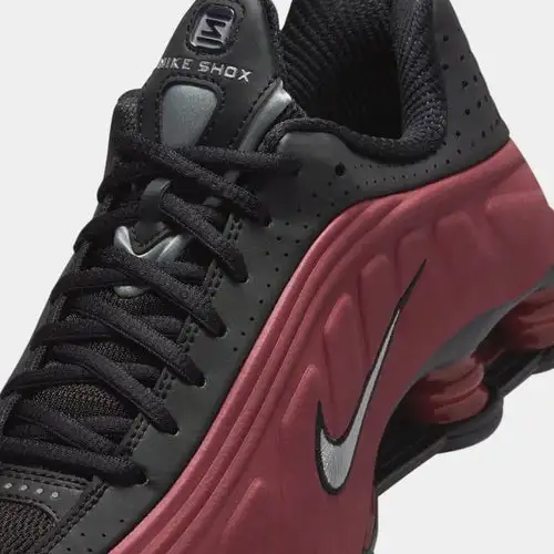 Shox R4 Womens Running Shoes (Red/Black)