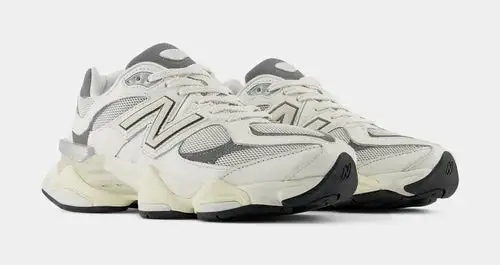 9060 Mens Running Shoes (Sea Salt Castle Rock) 