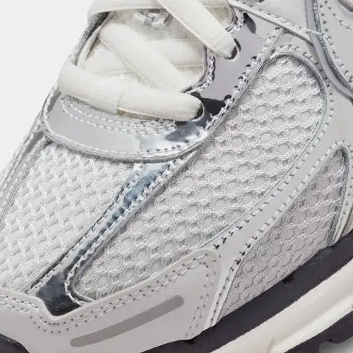 Vomero 5 Womens Running Shoes (Photon Dust/Chrome/Gridiron/Sail)