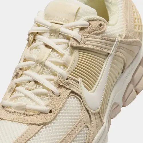 Vomero 5 Womens Running Shoes (Beige Beach Light Sail)