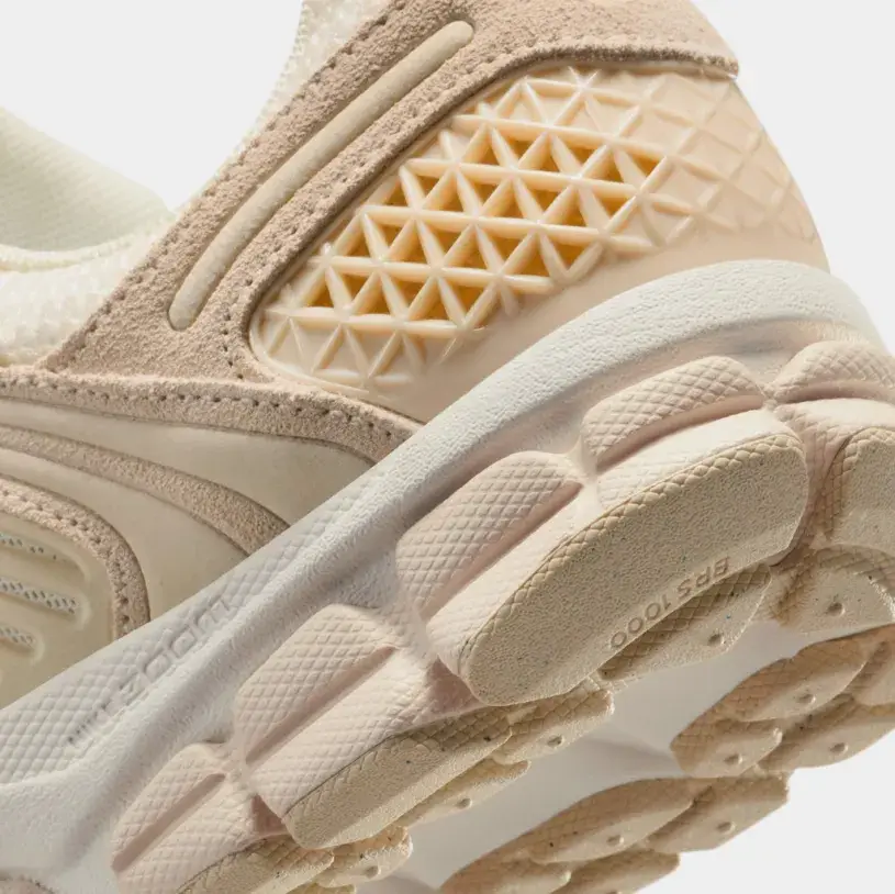 Vomero 5 Womens Running Shoes (Beige Beach Light Sail) 