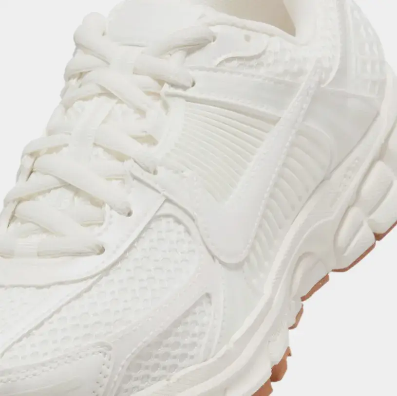 Zoom Vomero 5 Womens Running Shoes (Sail Sail Coconut Milk Flax Black) 
