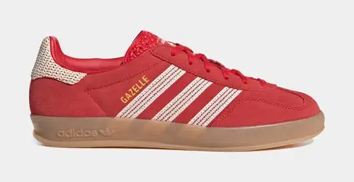 Gazelle Indoor Womens Lifestyle Shoes (Better Scarlet/Wonder White/Gum) 7E61086