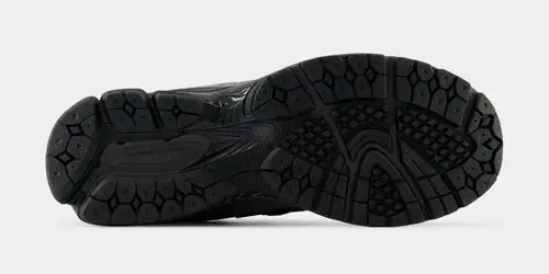 2002R Mens Running Shoes (Black/Dark Grey)