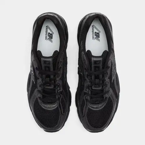 740 Mens Running Shoes (Black/Cement Grey) 7A5DA686