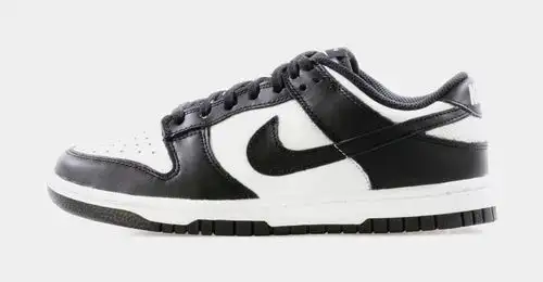 Dunk Low Retro Womens Lifestyle Shoes (Black/White)