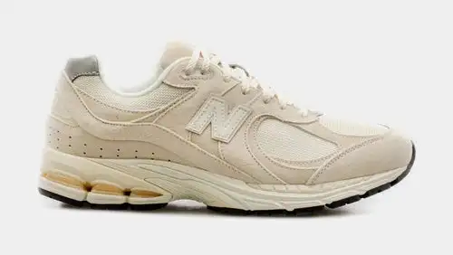 2002R Mens Lifestyle Shoes (Calm Taupe/Silver) 1611154