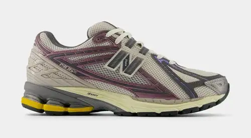 1906R Mens Running Shoes (Licorice/Moonbeam/Castlerock) 0455701