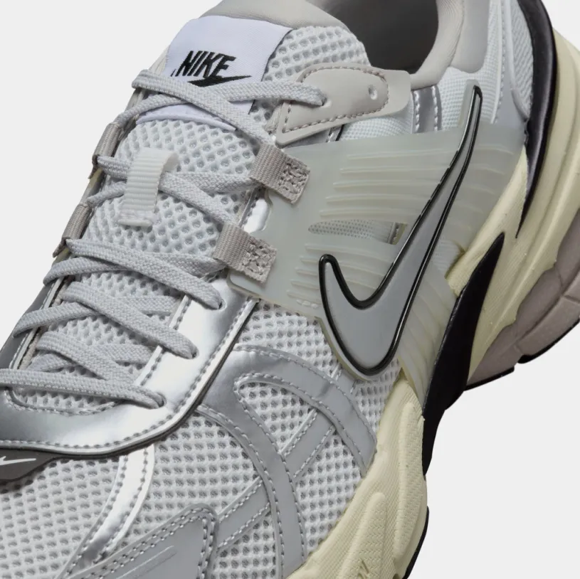 V2K Run Summit White Mens Running Shoes (Summit White/Pure Platinum/Light Iron Ore/Metallic Silver)