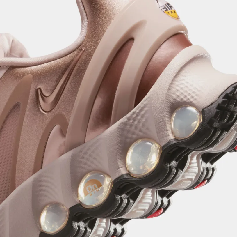 Air Max DN8 Womens Running Shoes (Metallic Red Bronze Black Particle Beige) 