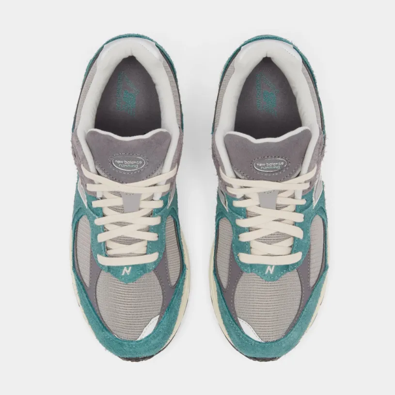 2002R Mens Running Shoes (New Spruce Magnet) 