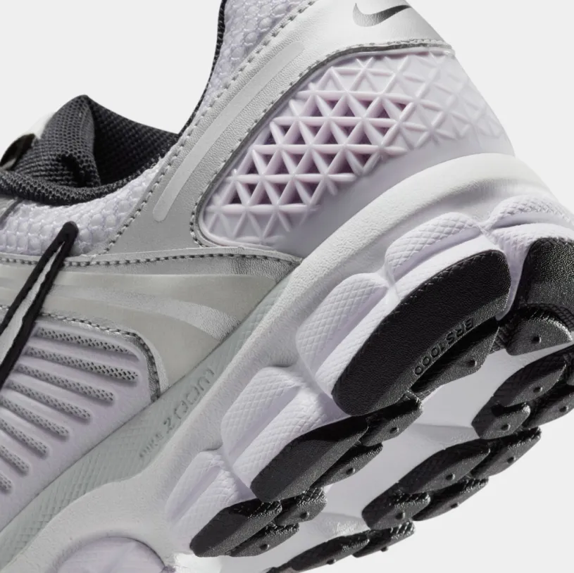 Zoom Vomero 5 Womens Running Shoes (Barely Grape Metallic Silver Photon Dust) 