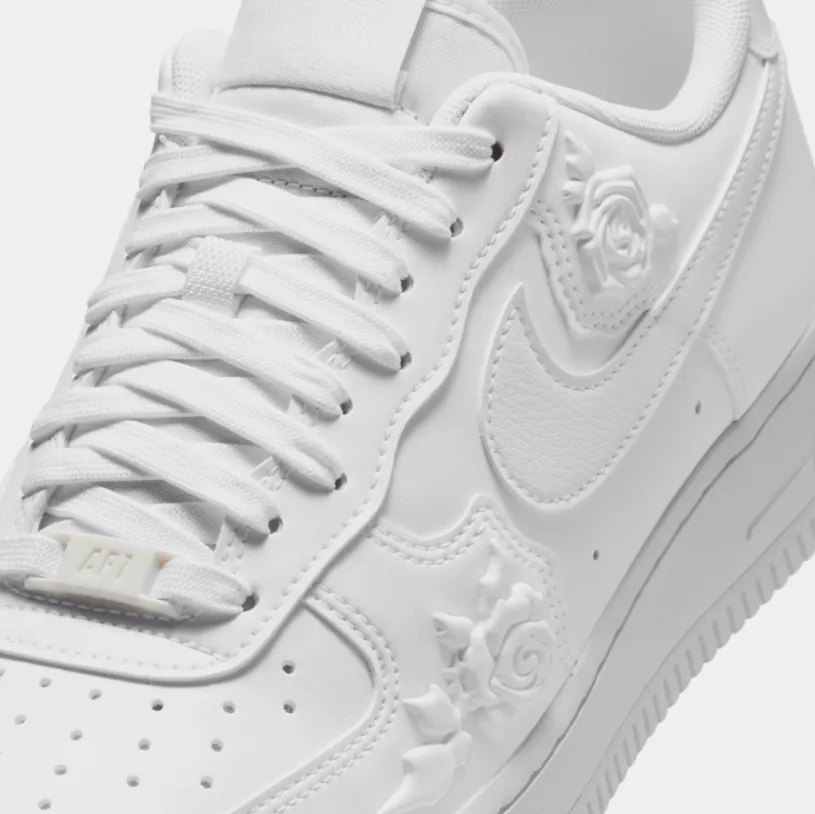 Air Force 1 '07 Low White Roses Womens Lifestyle Shoes (White)