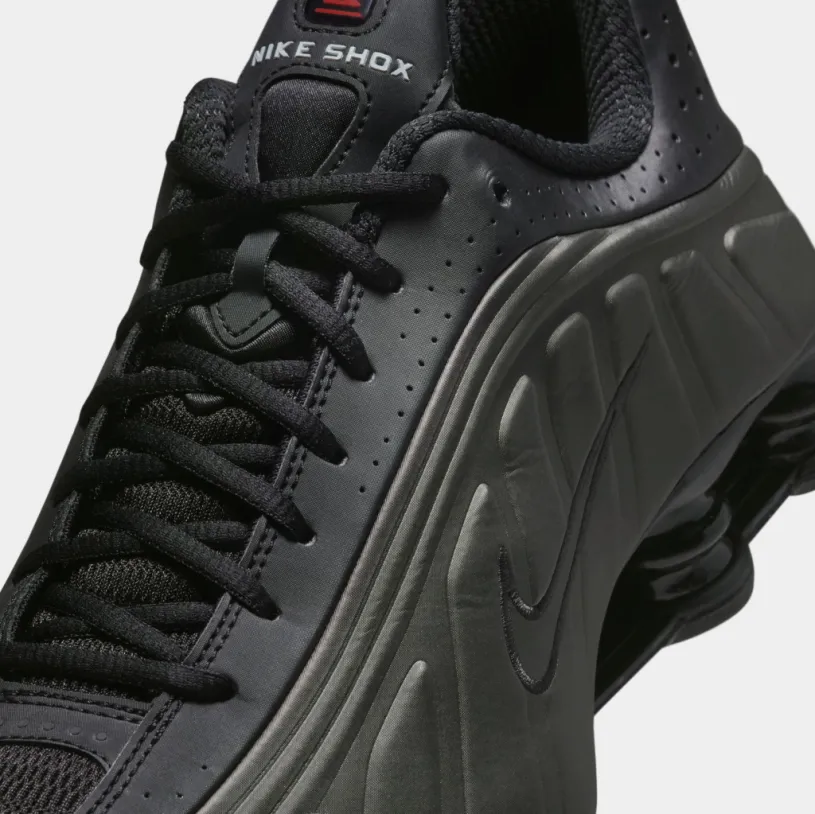 Shox R4 Mens Running Shoes (Black)