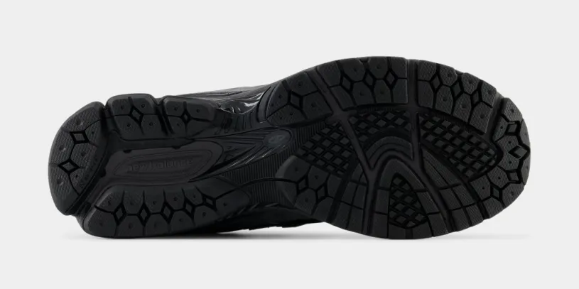 2002R Mens Running Shoes (Black/Dark Grey)